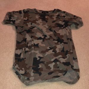 Longer fit camo Pacsun tshirt